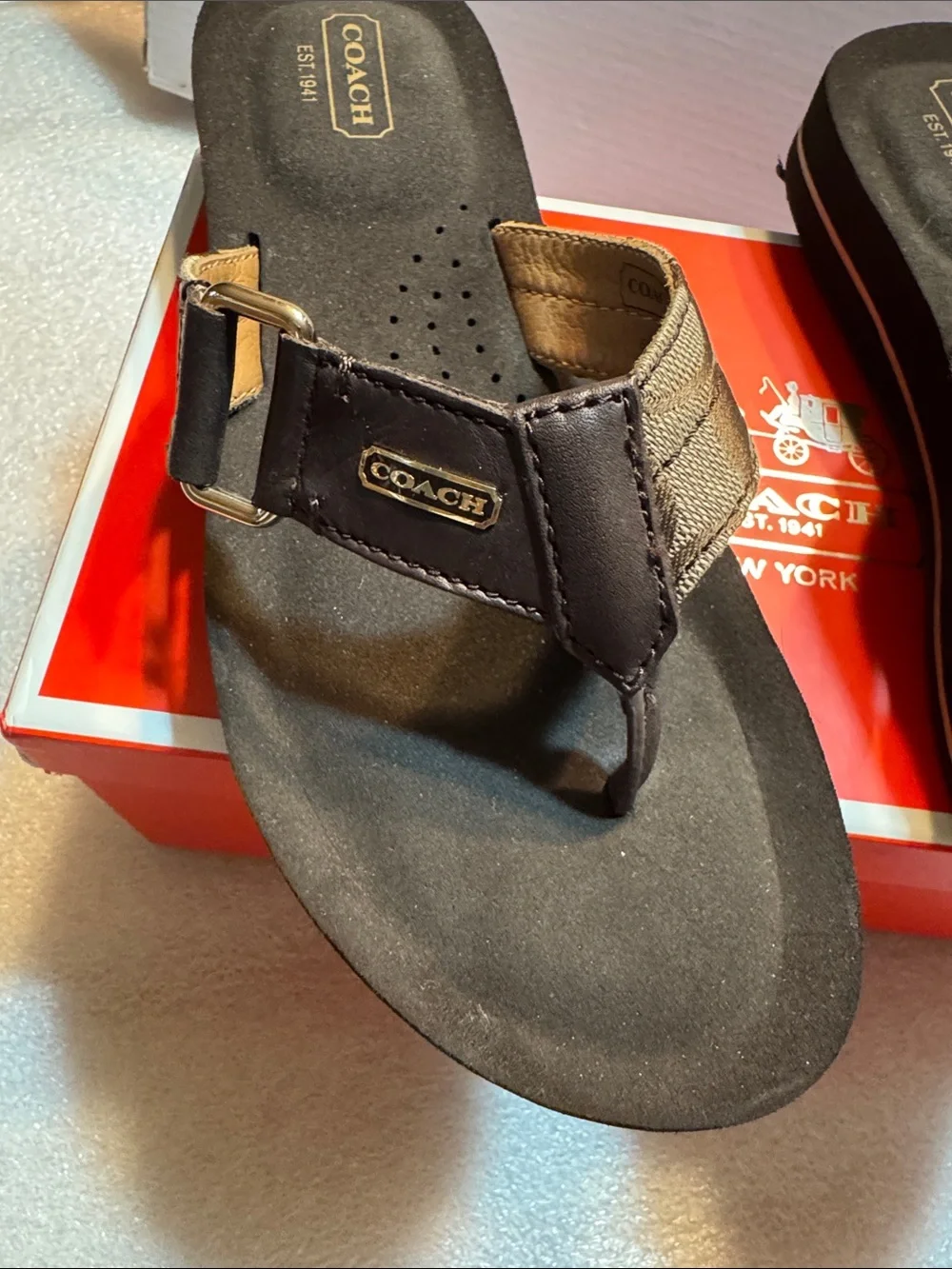 Coach Ladies Brown and Black Logo-Trim Thong Sandals Size 6.5 Never Worn